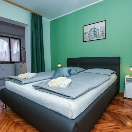 Apartments Ritosa Porec Bagian luar foto