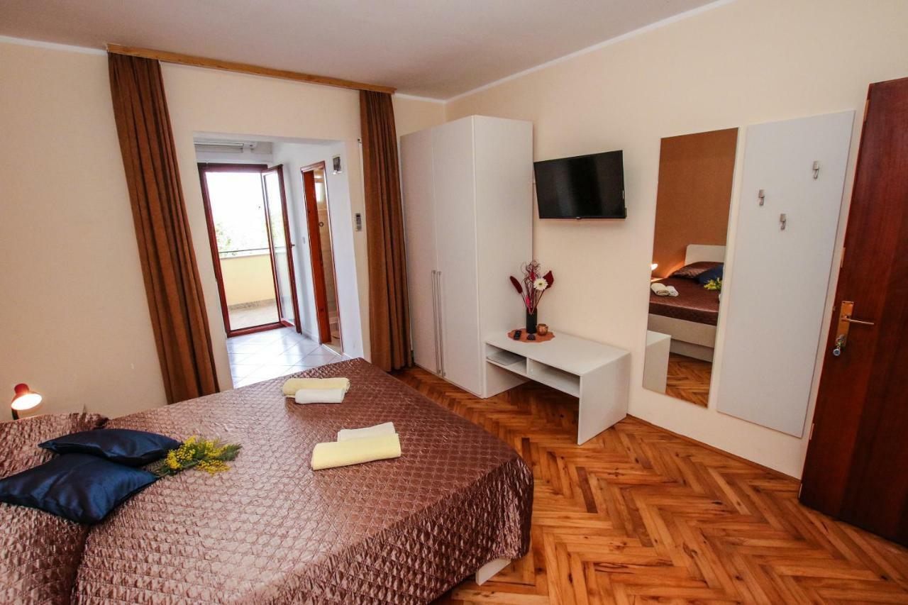 Apartments Ritosa Porec Bagian luar foto