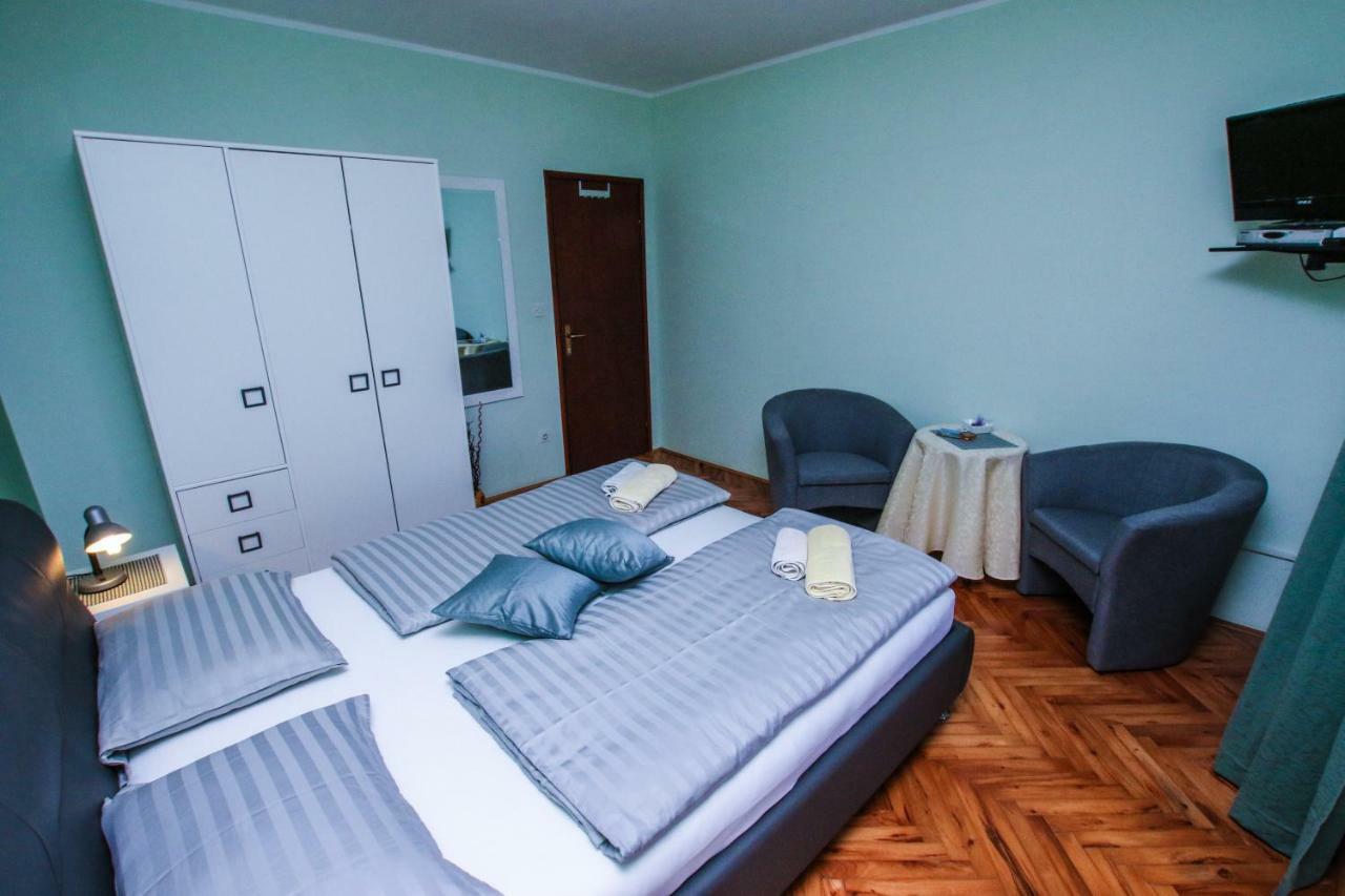 Apartments Ritosa Porec Bagian luar foto